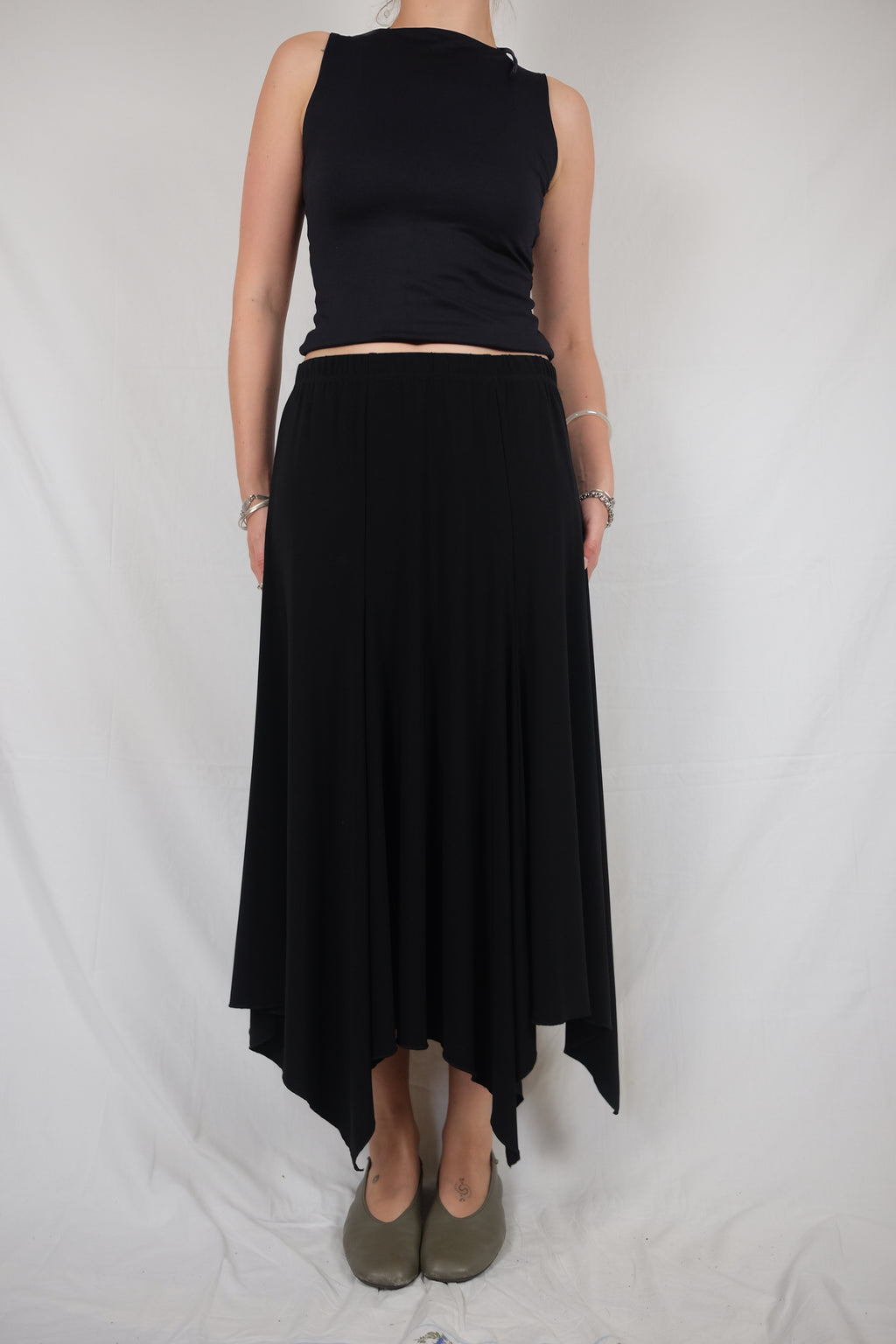 black flowy Must skirt