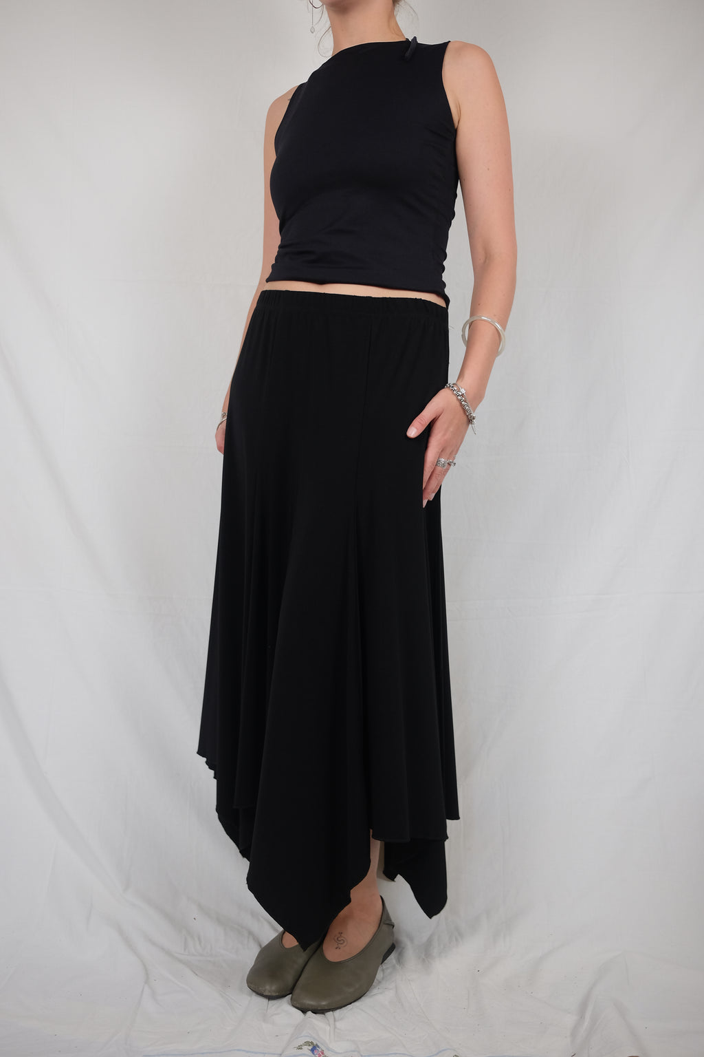 black flowy Must skirt