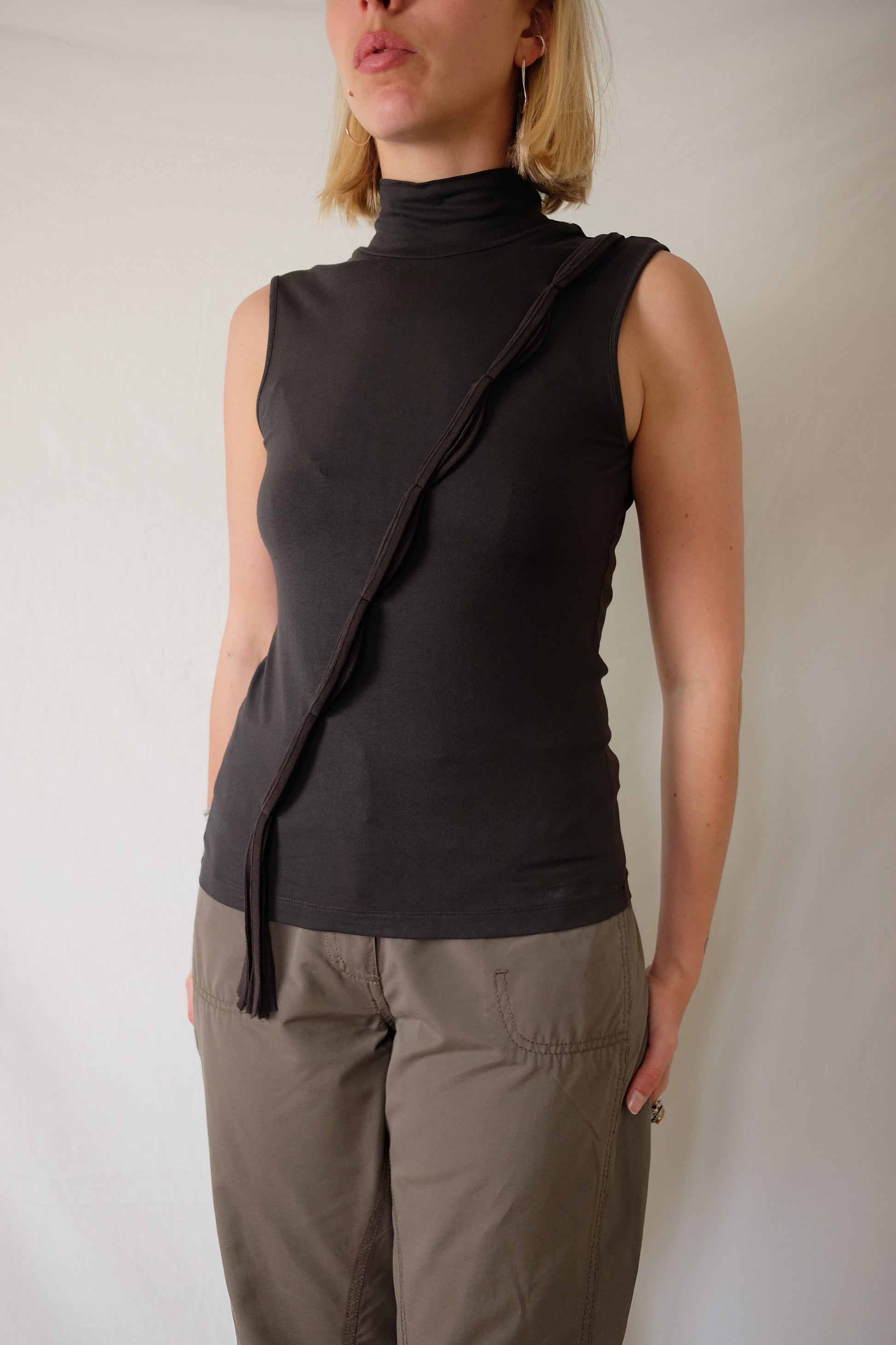 brown Xandres top